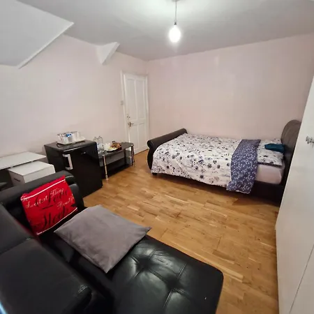Beautiful Home Кройдон Экстерьер фото